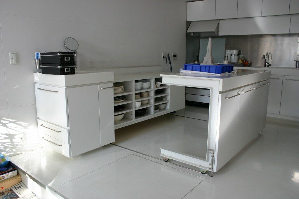 kitchen-counter-pulled-out-1024x682-5210690
